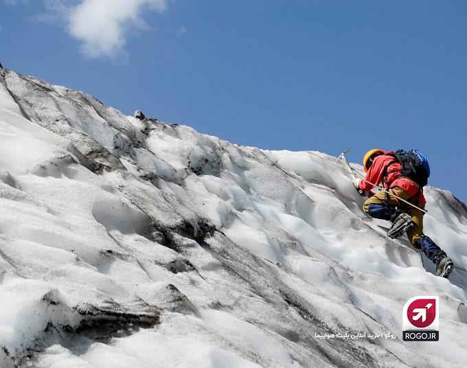 یخ نوردی از تفریحات زمستانی